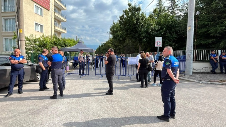 Tanju Özcanın da aralarında olduğu 19 sanığın yargılandığı dava başladı