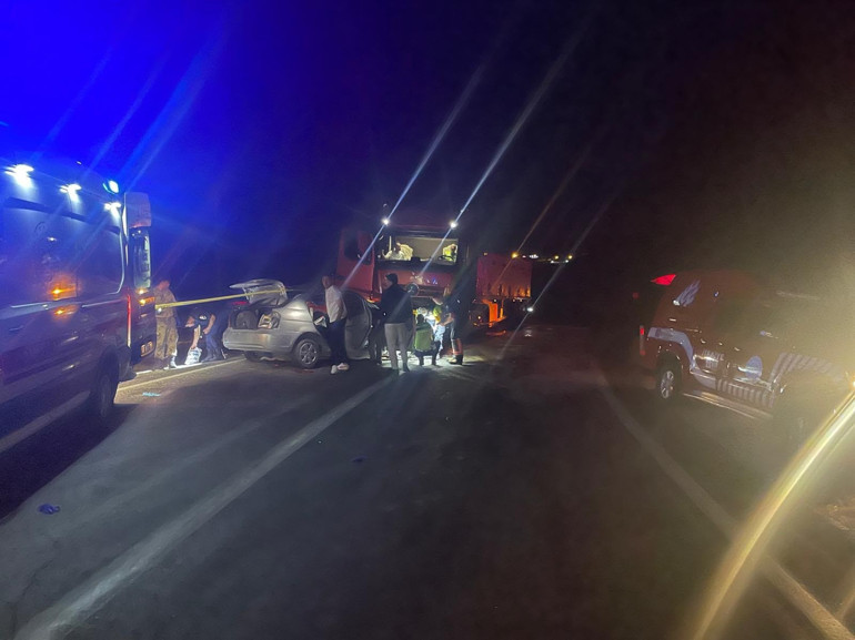 Malatya’da TIR ile otomobil kafa kafaya çarpıştı: 3 ölü, 1 yaralı çift ile kızları öldü