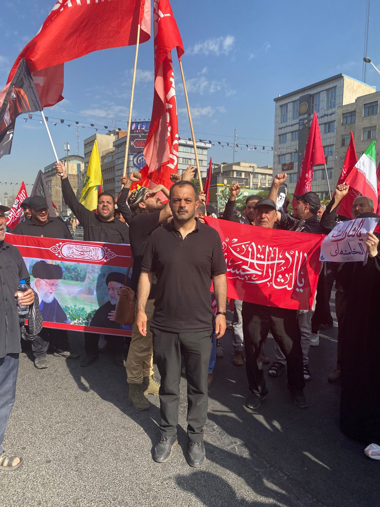 İran sokaklarında tarihi kalabalık Hamaneye veda töreninde insan seli... Hürriyet Tahranda