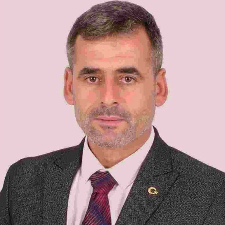 Afyonkarahisar’da belediye başkanı evinin önünde hedef alındı Oğlu arbedede bıçakla yaralandı