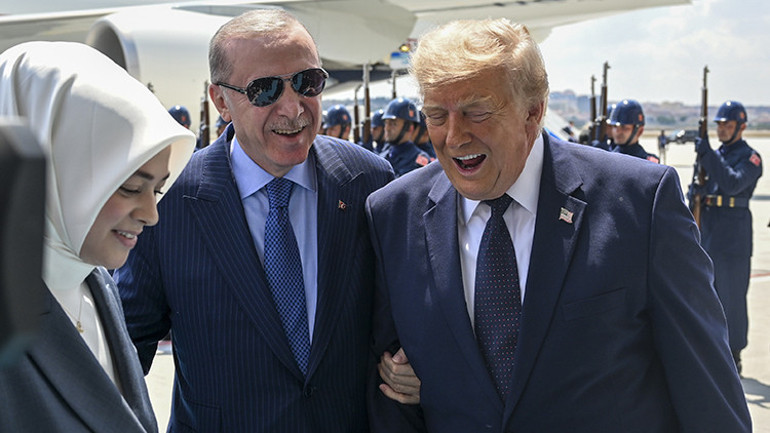ABD Başkanı Trump, Ankaraya geldi: İşte Cumhurbaşkanı Erdoğan ve Trump arasında geçen ilk konuşma