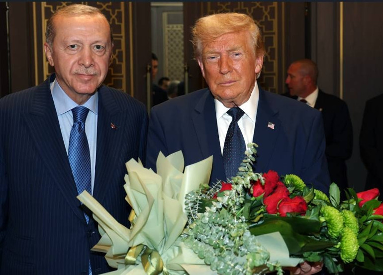 ABD Başkanı Trump, Ankaraya geldi: İşte Cumhurbaşkanı Erdoğan ve Trump arasında geçen ilk konuşma