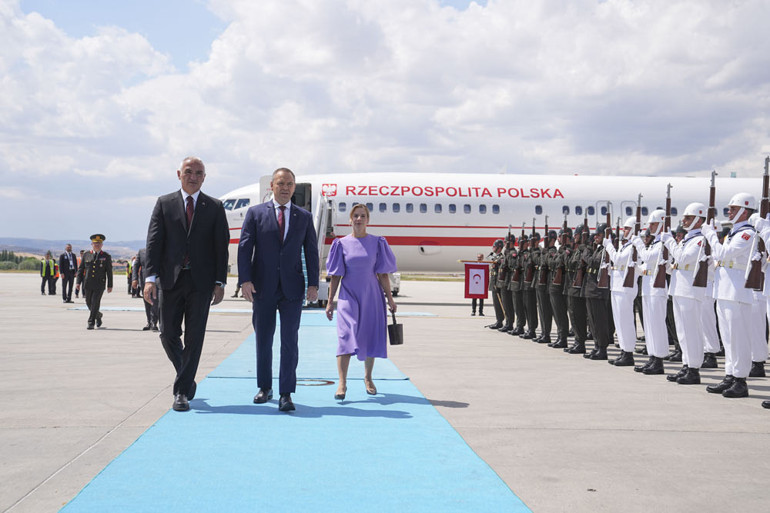 Liderlerin NATO Zirvesi kapsamında Ankaraya gelişleri sürüyor