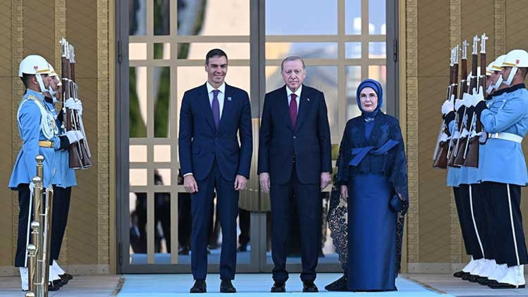 Beştepede tarihi NATO resepsiyonu Erdoğan çifti liderleri karşıladı