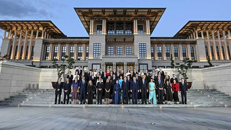 Beştepede tarihi NATO resepsiyonu Erdoğan çifti liderleri karşıladı