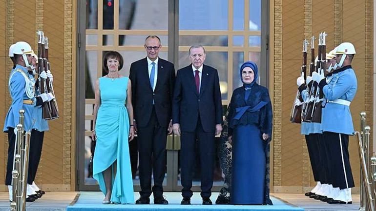 Beştepede tarihi NATO resepsiyonu Erdoğan çifti liderleri karşıladı