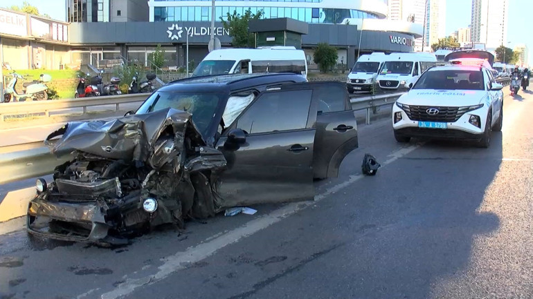 Pendik’te zincirleme kaza: 2 yaralı