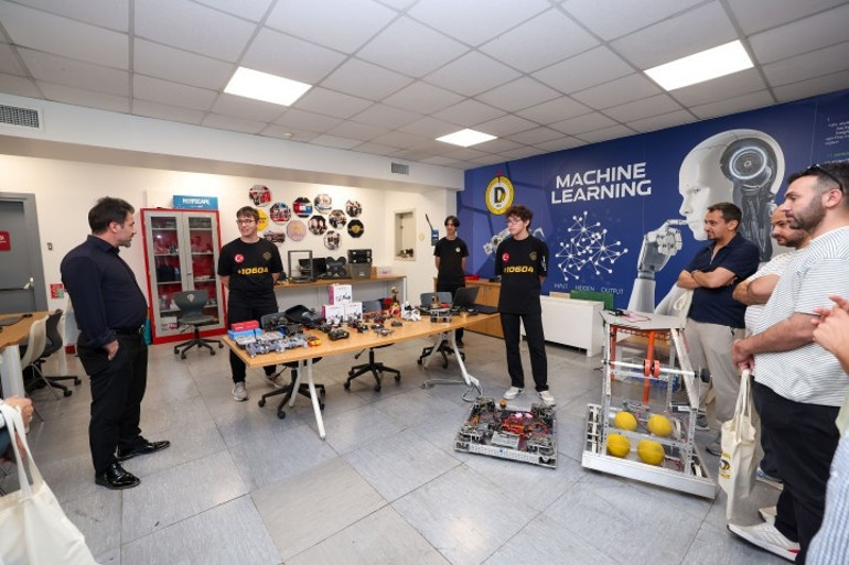LGS tercih dönemi öncesi Demirören Medya ve Teknoloji MTAL adaylara kapılarını açtı