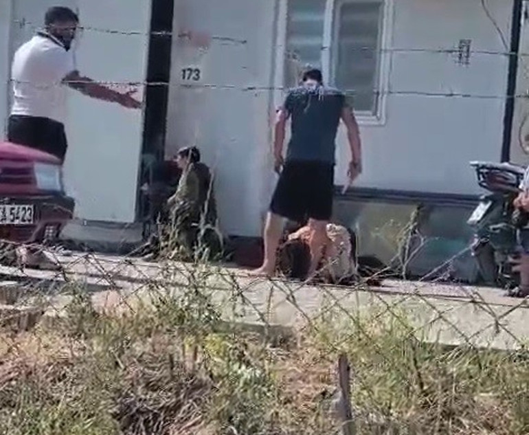 Hatay’da dehşet görüntü Çocuklarının gözü önünde karısına bıçakla saldırdı