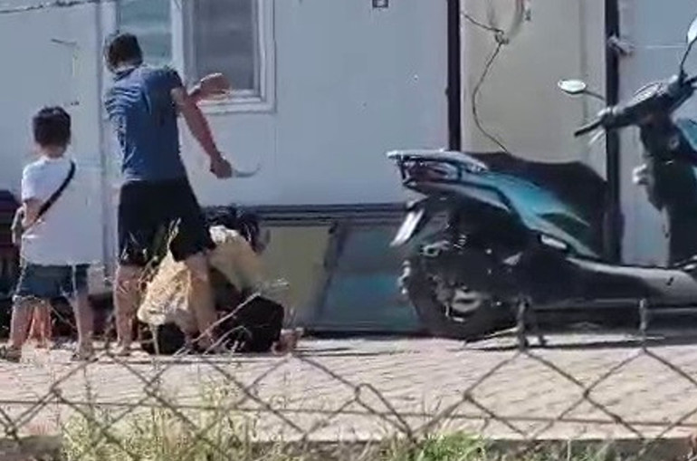 Hatay’da dehşet görüntü Çocuklarının gözü önünde karısına bıçakla saldırdı