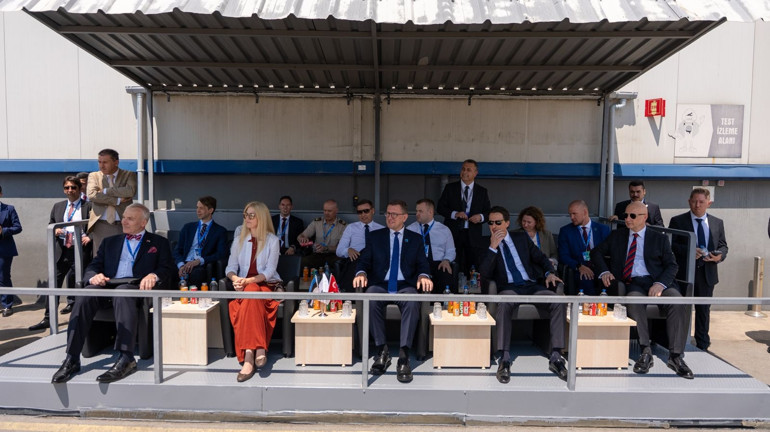 Estonya Başbakanı Kristen Michal, Türk zırhlı araçlarını inceledi