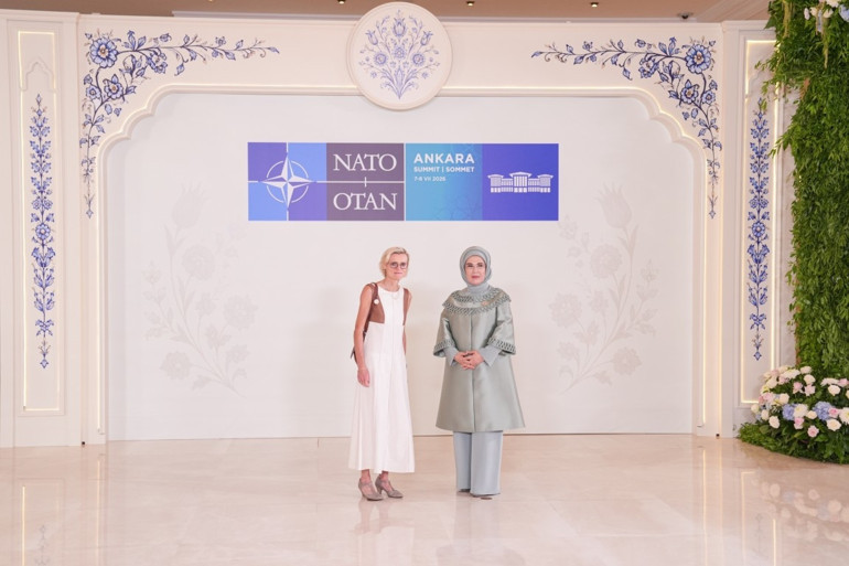Emine Erdoğandan dijital platform uyarısı