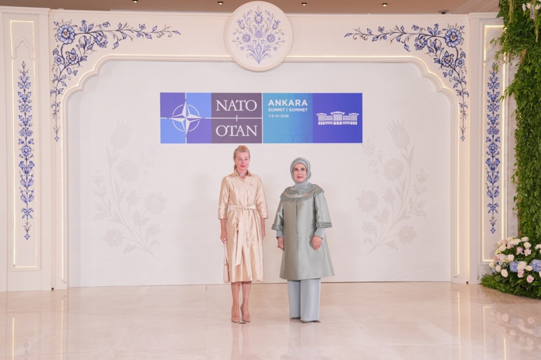 Emine Erdoğandan dijital platform uyarısı