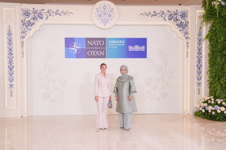 Emine Erdoğandan dijital platform uyarısı