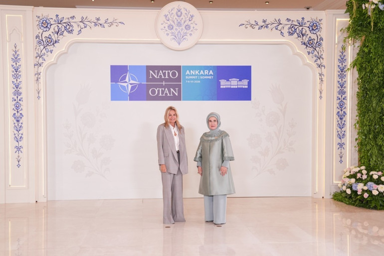 Emine Erdoğandan dijital platform uyarısı