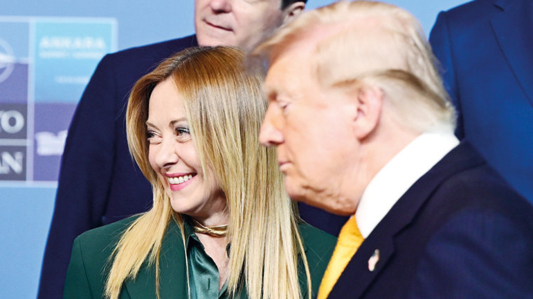 Trump: NATO’dan memnun değilim