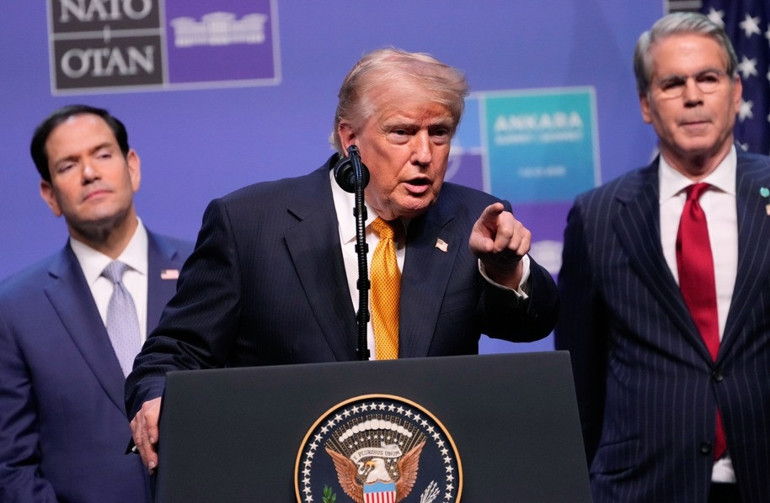 Yeniyle geldi: Eskiyle gitti... Trump neden Ankarada uçak değiştirdi