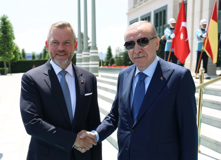 NATO Zirvesi sonrası diplomasi trafiği sürüyor Cumhurbaşkanı Erdoğandan peş peşe önemli görüşmeler
