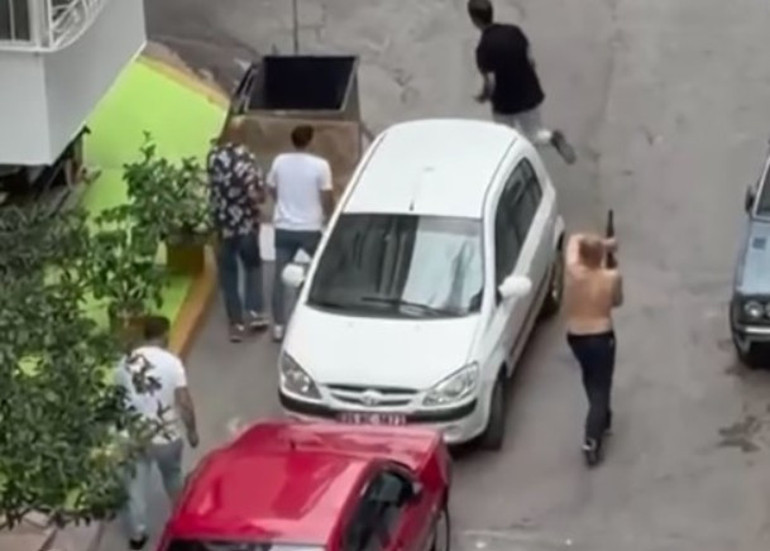 Ortalığı birbirine kattılar… Sokakta maganda dehşeti