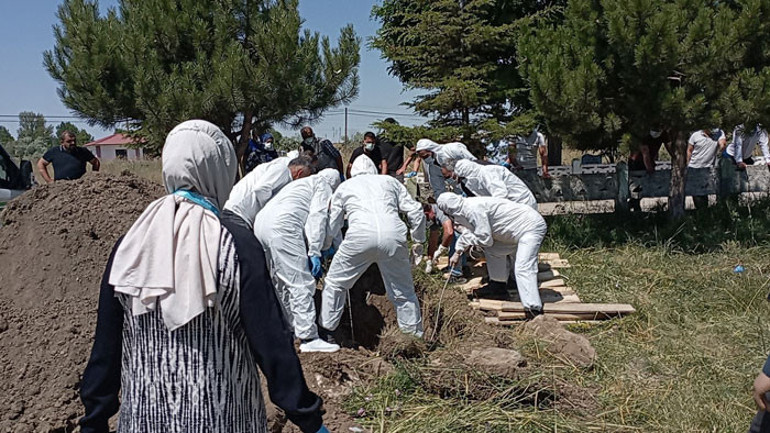 Vücudundaki keneyi kendi başına çıkardı, hayatını kaybetti Ölümler artıyor ama hâlâ bu hatalar yapılıyor