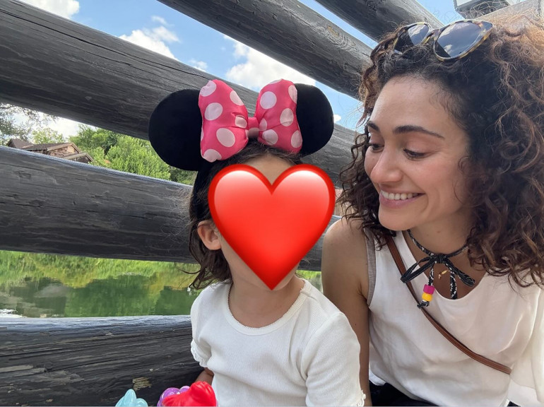 Yıllarca uğraşıp anne olamamıştı… Maç izlemek uğruna kızını neredeyse arabada doğuracaktı