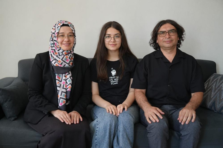 Niğdede aynı aileden ikinci kez LGS Türkiye birincisi çıktı Başarısının sırrını anlattı
