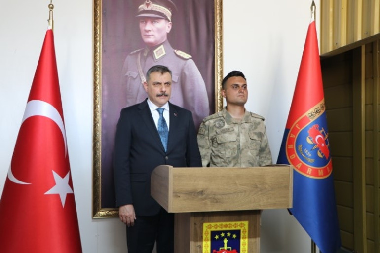 Bakan Çiftçiden üs bölgesine ziyaret | Terörsüz Türkiye başarıya ulaşacak