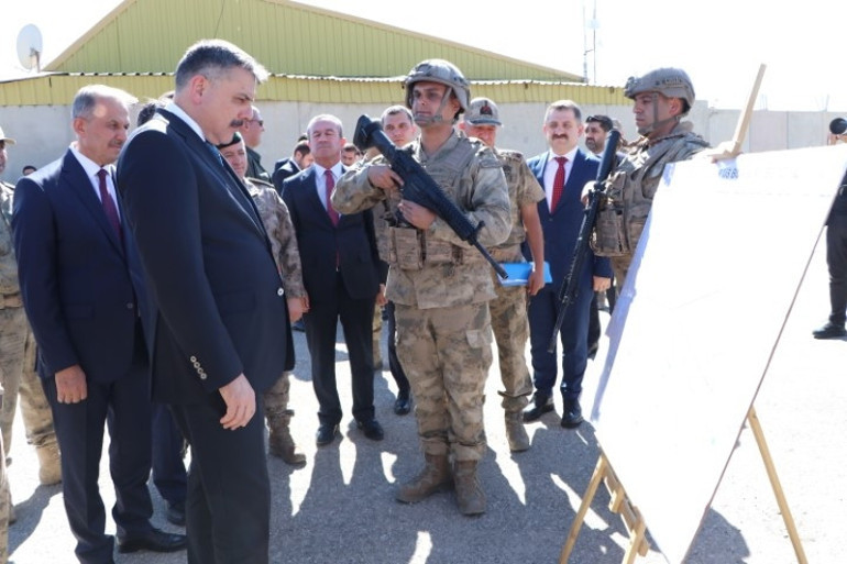 Bakan Çiftçiden üs bölgesine ziyaret | Terörsüz Türkiye başarıya ulaşacak