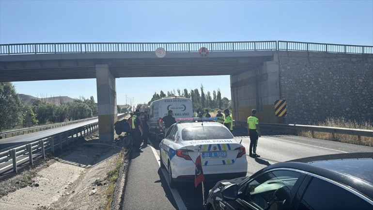 Feci kazada uzman çavuş ve eşi öldü; 8 aylık bebekleri ağır yaralandı