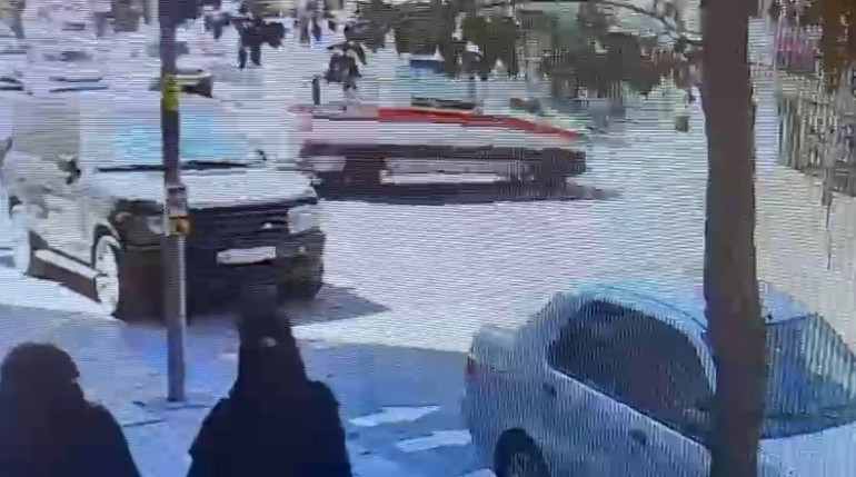 İETT otobüsü ambulansa çarptı: 5 yaralı