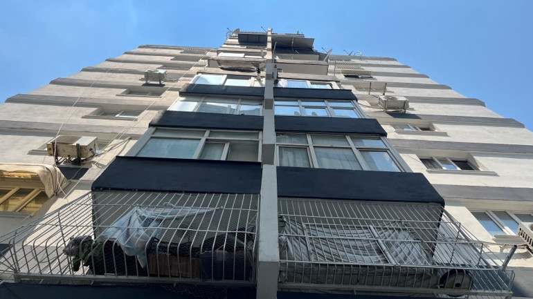 Adanada korkunç olay Tartıştığı eşinin başına çekiçle vurup boğazını bıçakla kesti