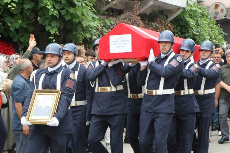 Şehit uzman çavuş, memleketinde toprağa verildi