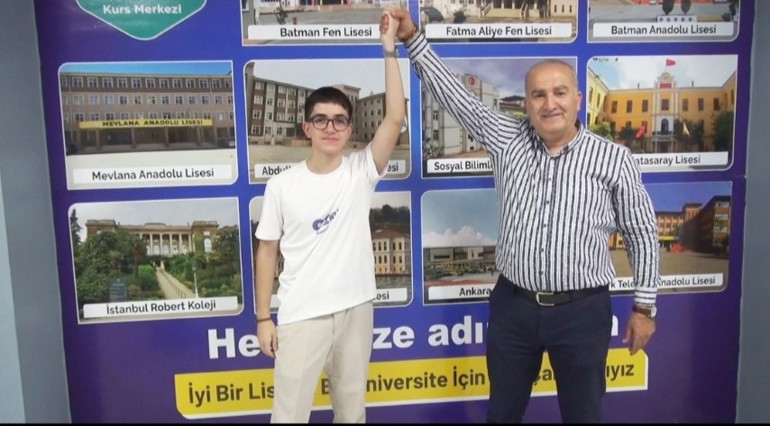 LGSde Türkiye birincisi olan Muhammede para ödülü... Yaşadığı şehrin gururu oldu
