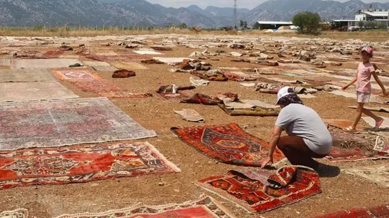 Antalya güneşinde yenilenen eski halılar yurt dışında 5 bin dolara alıcı buluyor