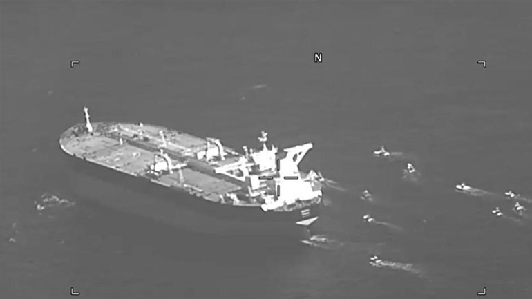 Bahreynde askeri üs vuruldu Hürmüz Boğazında süper tankerlere saldırı