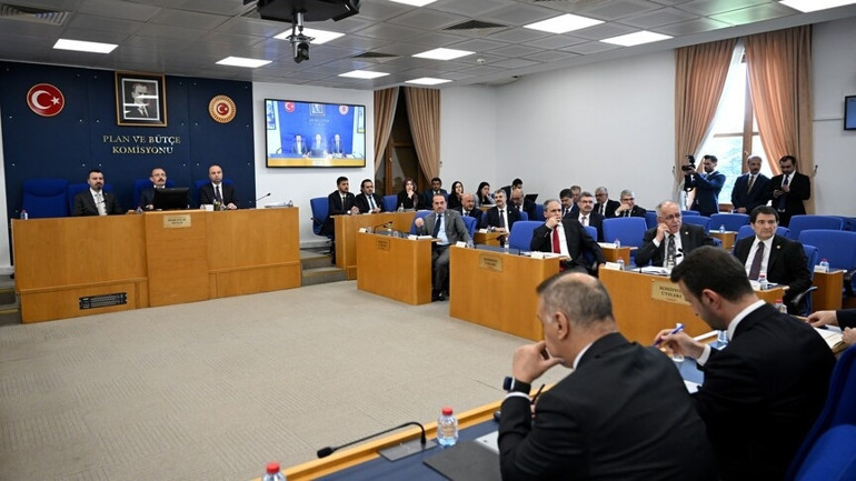 Emeklinin beklediği düzenleme Mecliste: Yeni aylık belli oldu