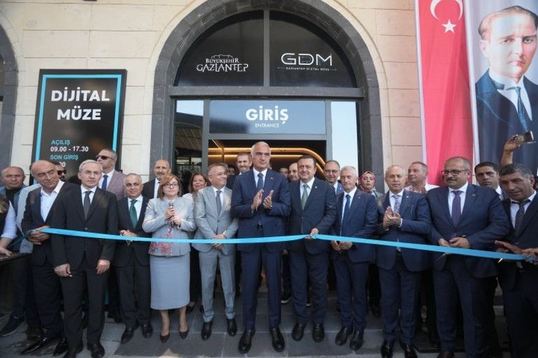 Gaziantepe yeni kongre, kültür ve fuar merkezi için ilk adım atıldı Bakan Ersoydan önemli mesajlar