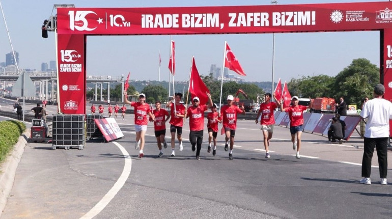 Binlerce vatandaş yürüdü