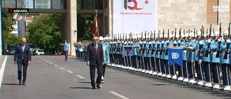 FETÖ tehdidi devam ediyor, gardımızı düşürmeyeceğiz