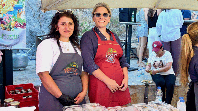 Bozcaadada Yerel Tatlar Festivaline yoğun ilgi