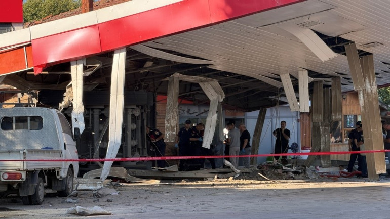 Ölüm benzin istasyonu marketinde alışveriş yaparken yakaladı