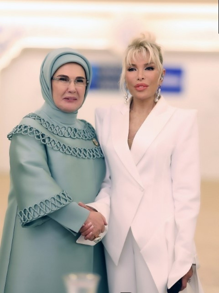 Süperstar Ajda Pekkan, şarkılarını First Lady’ler için söyledi