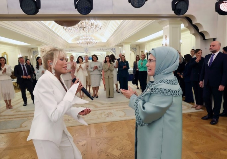 Süperstar Ajda Pekkan, şarkılarını First Lady’ler için söyledi