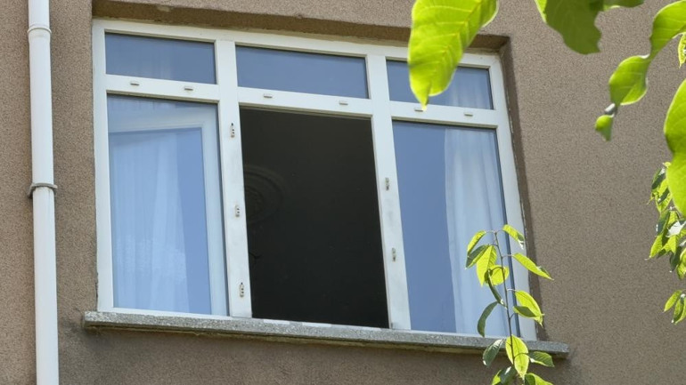 Pencereden düşen 16 yaşındaki çocuk hayatını kaybetti Yakınlarının feryadı yürekleri yaktı