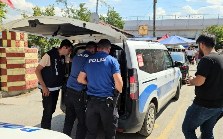 Pazardaki kadınlar şikayet edince gözaltına alındı