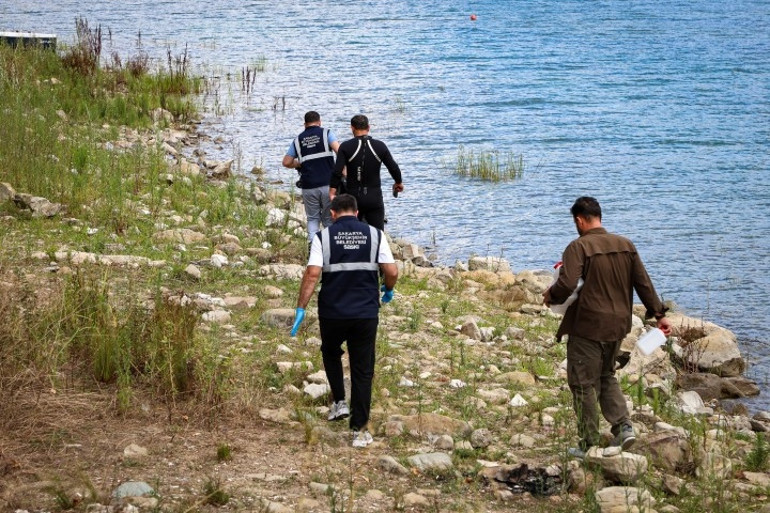 Sapanca Gölünde görülen pamuksu maddenin türü tespit edildi