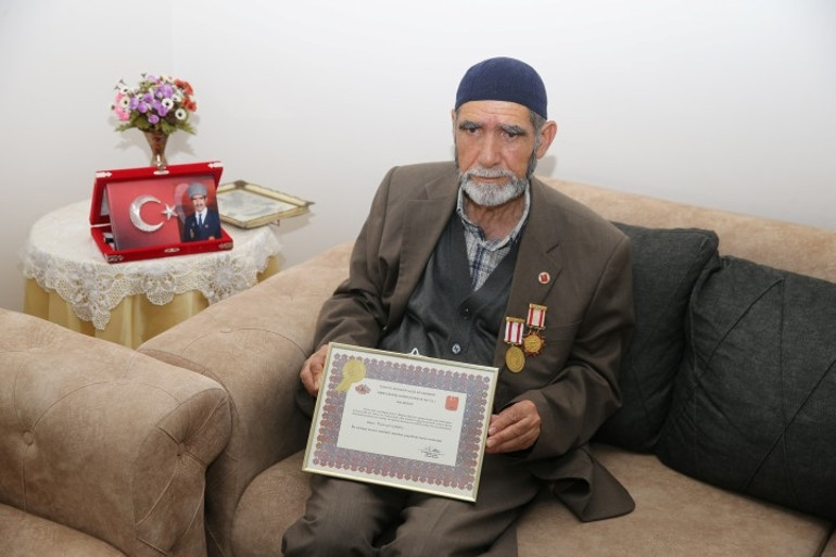 İnsanları öldürüp işkence yaptıklarına rastladık