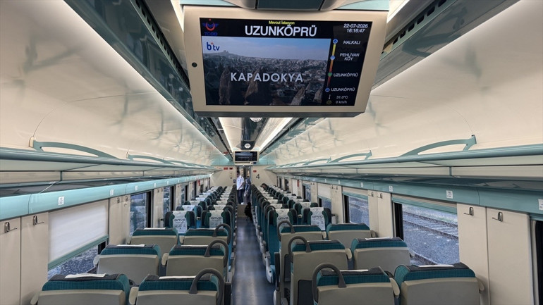 Saatte 160 kilometre hız Milli Elektrikli Tren yeni hattında yola çıktı
