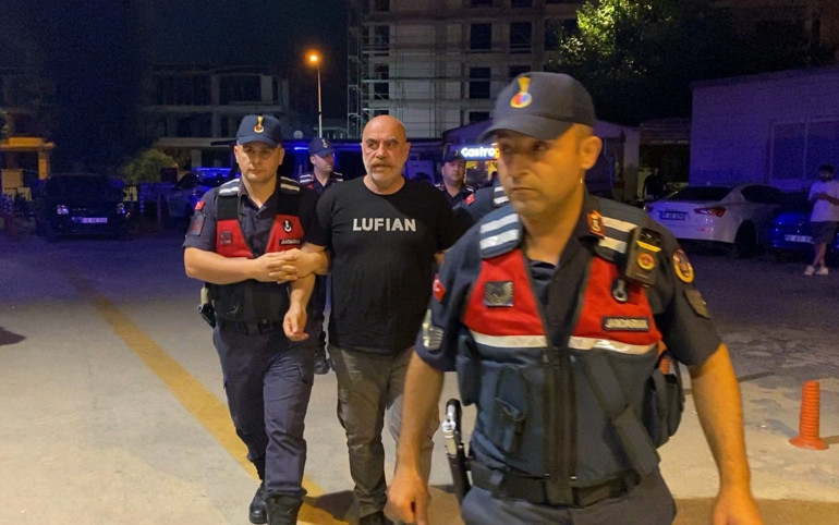 Uyuşturucu operasyonunda gözaltına alınmışlardı Ezel Akay ve kardeşi adliyeye sevk edildi