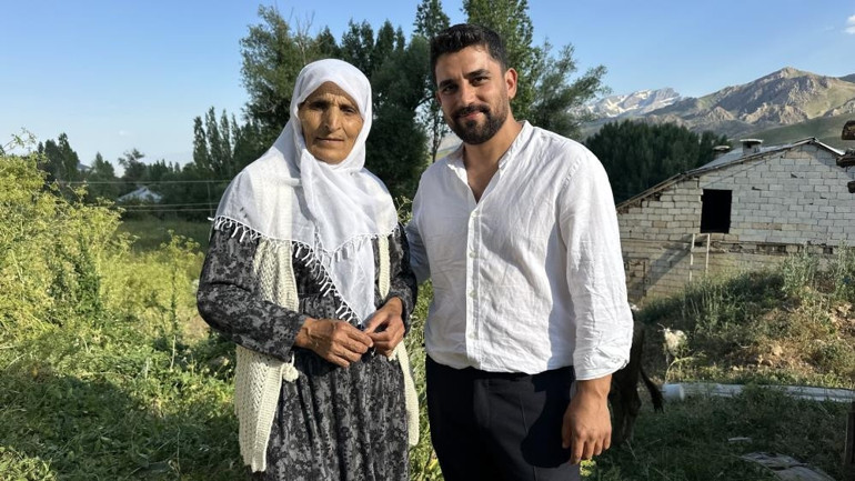  Uçurumdan düşerek telef olan ineğine sarılıp saatlerce ağladı
